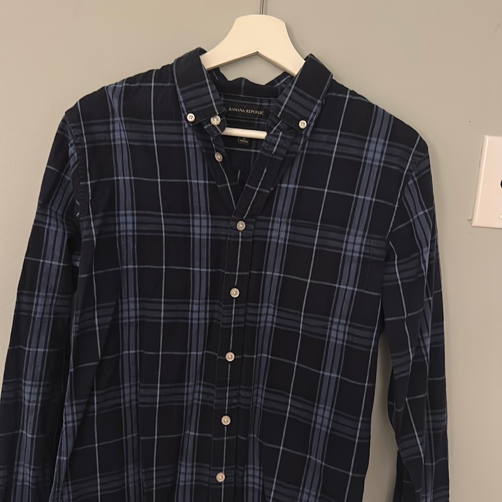 Banana Republic Untucked Button Down